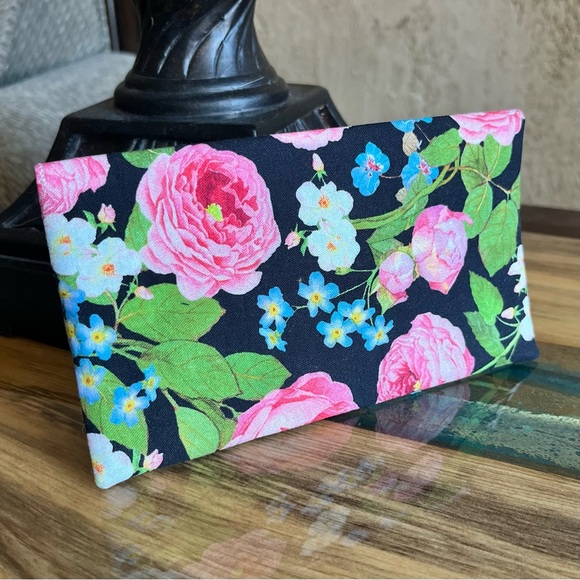 Flower Bouquet Print Cash Envelope/Receipt holder Fabric Handmade Wallet - Picture 2 of 4